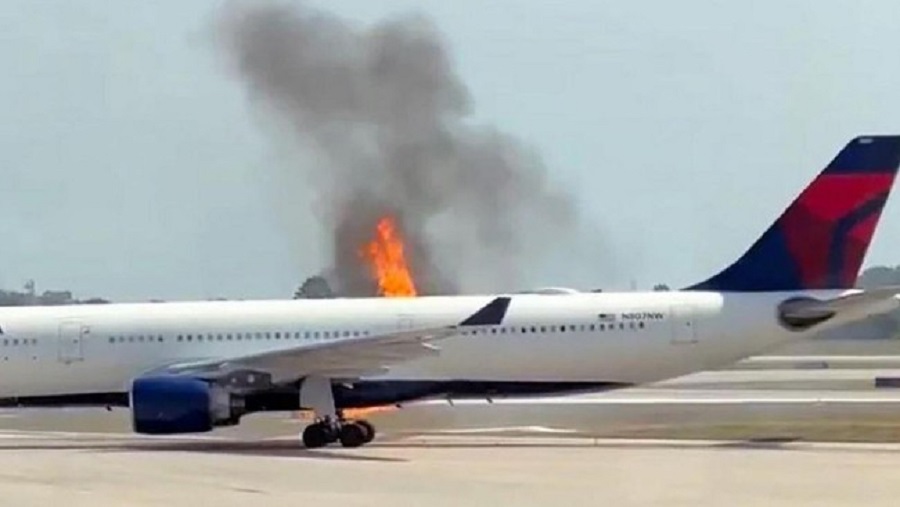 রক্ষা, বিমানযাত্রী