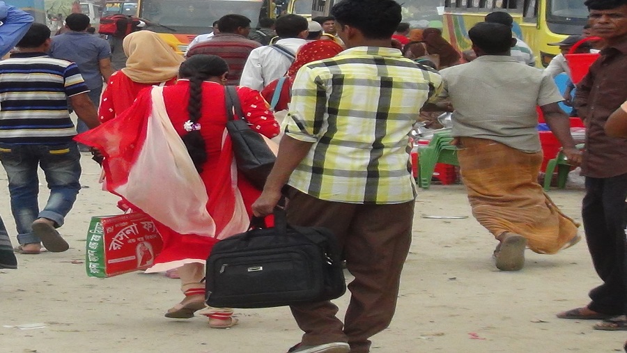 স্বজন, বাড়ি, মানুষ, ভিড়, টার্মিনাল