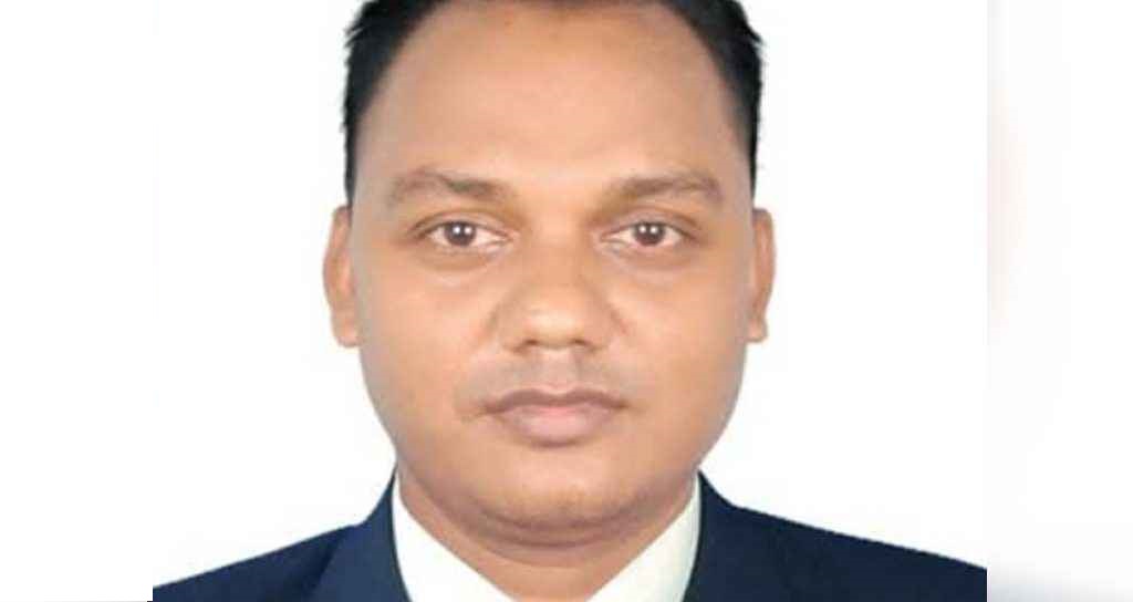 চলন্ত ট্রেনে