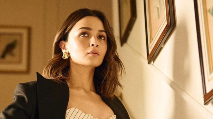 অভিনেত্রী