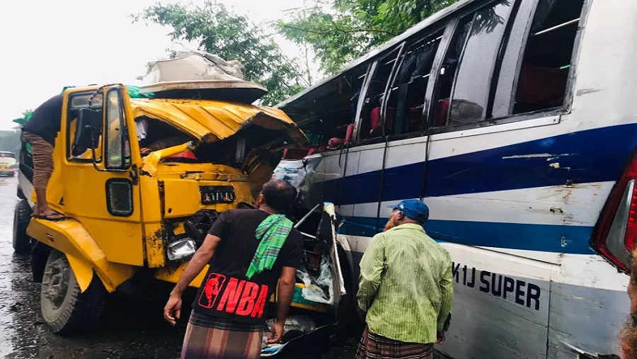 মুখোমুখি সংঘর্ষে