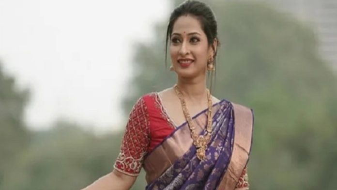 অভিনেত্রী