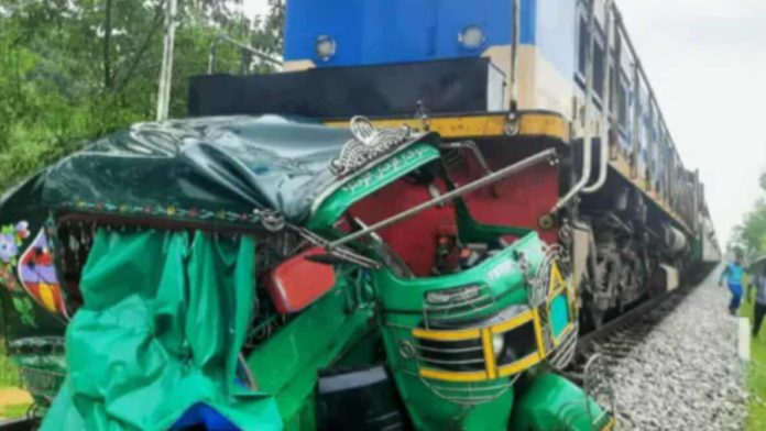 ট্রেনের ধাক্কা