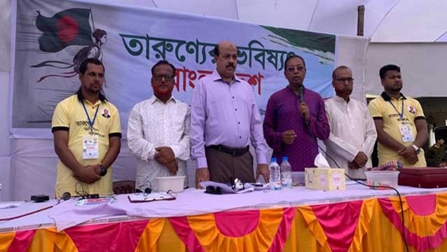 আসলাম চৌধুরী প্রশিক্ষিত