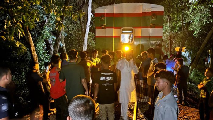 পর্যটক এক্সপ্রেস