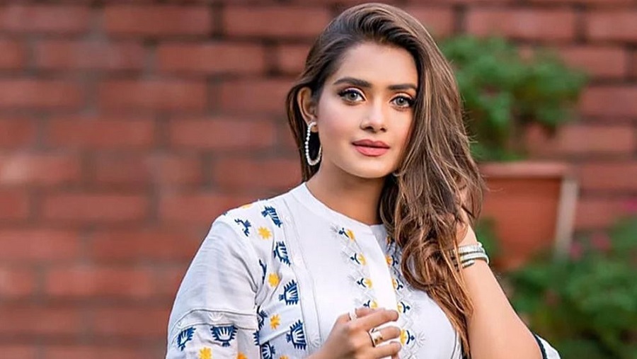 অভিনেত্রী