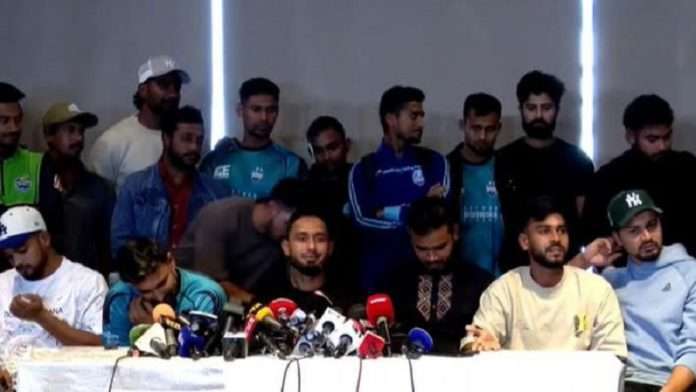 ক্রিকেটার