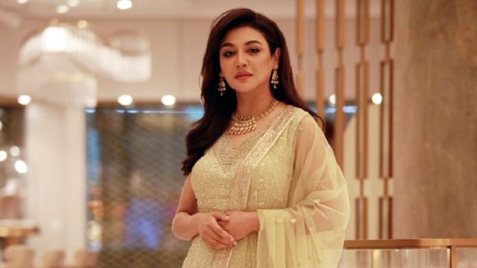 অভিনেত্রী