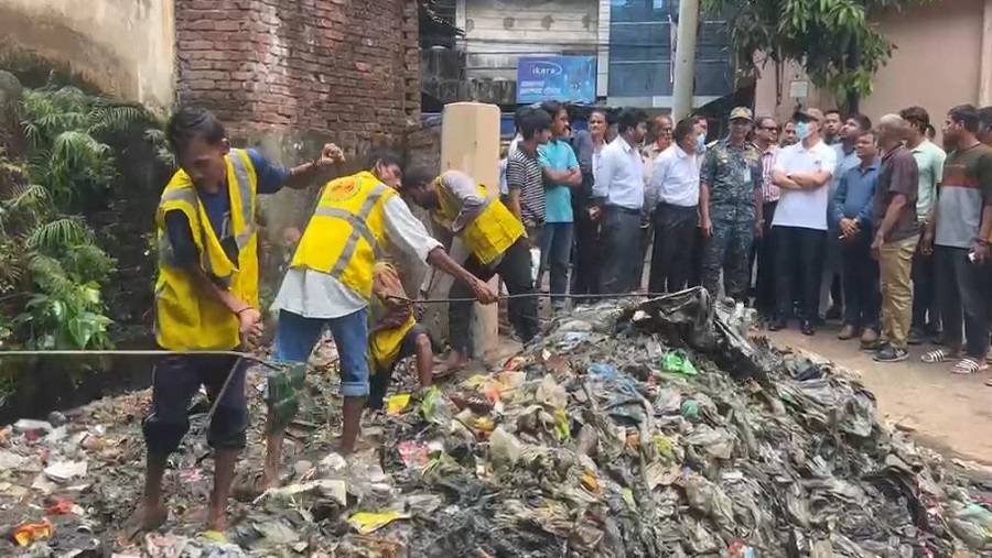 পরিচ্ছন্নতা কর্মী