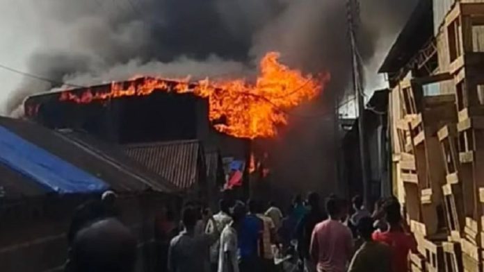 কারখানা