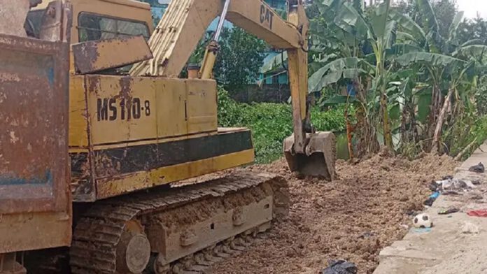 রেল