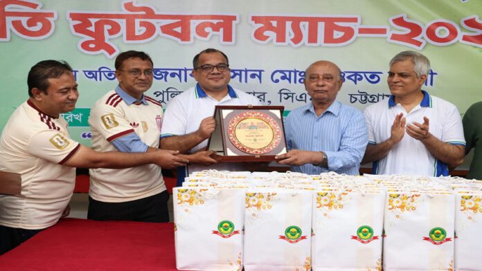 সাংবাদিক