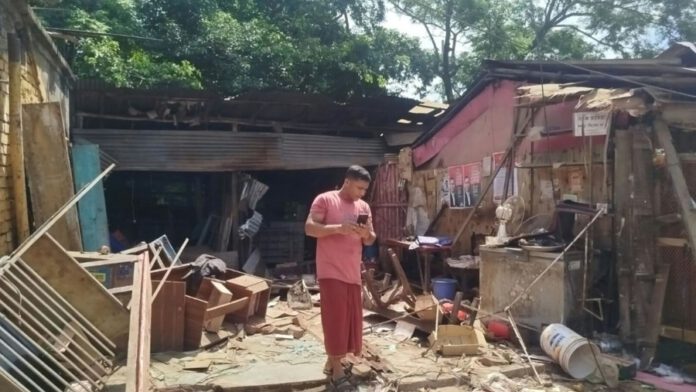 লোহাগাড়া দোকান